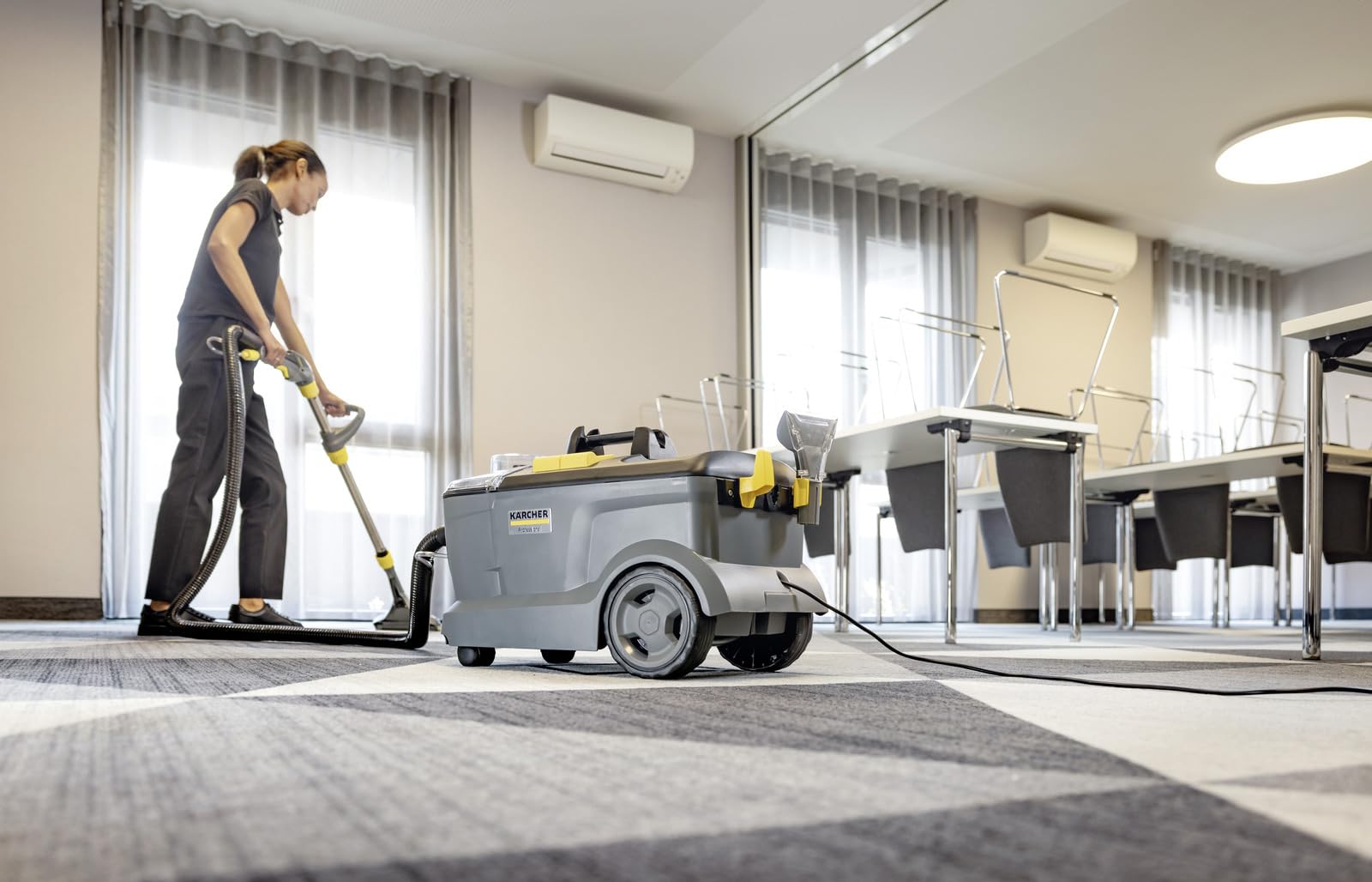 Krcher Puzzi 10/1 Carpet & Upholstery Cleaner
