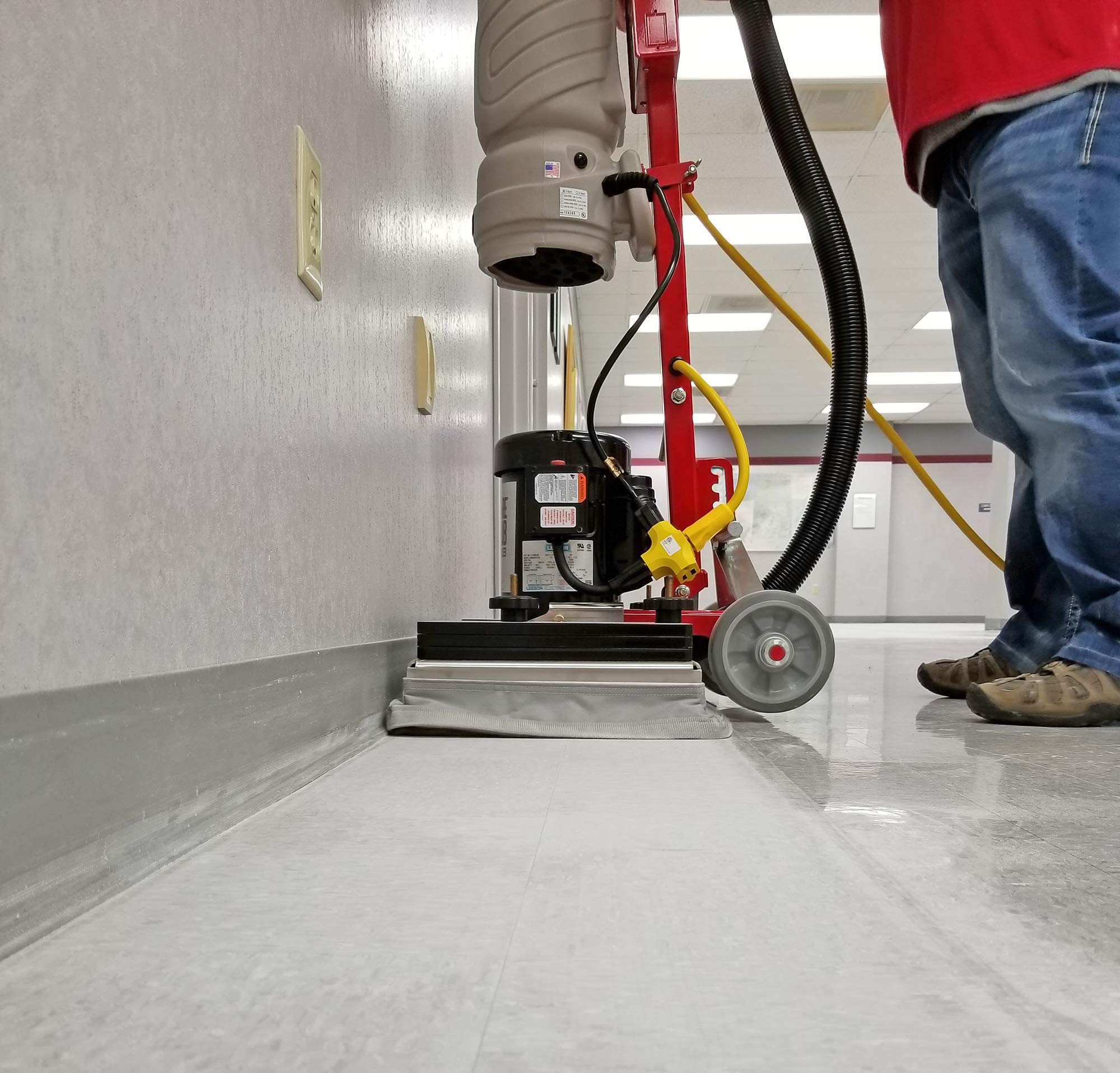 Square Scrub EBG-20/C Pivot with HEPA Vac Installed